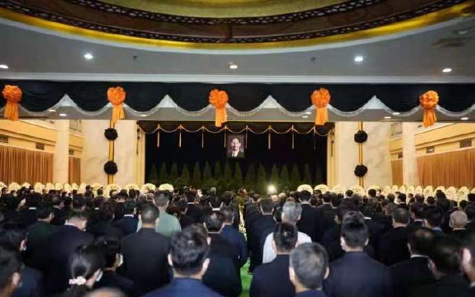 24日10时，体送袁隆平同志遗体送别仪式在长沙明阳山殡仪馆举行